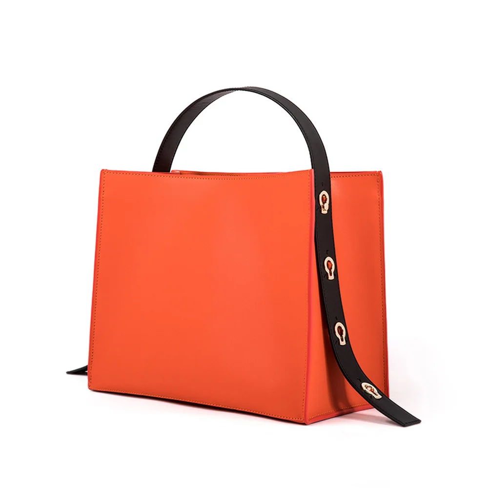 

2018 Spring Summer New Joker Simple Personality Large Capacity Tote Bag OL Commuter Dermis Soft Solid Elegant Leisure Panelled