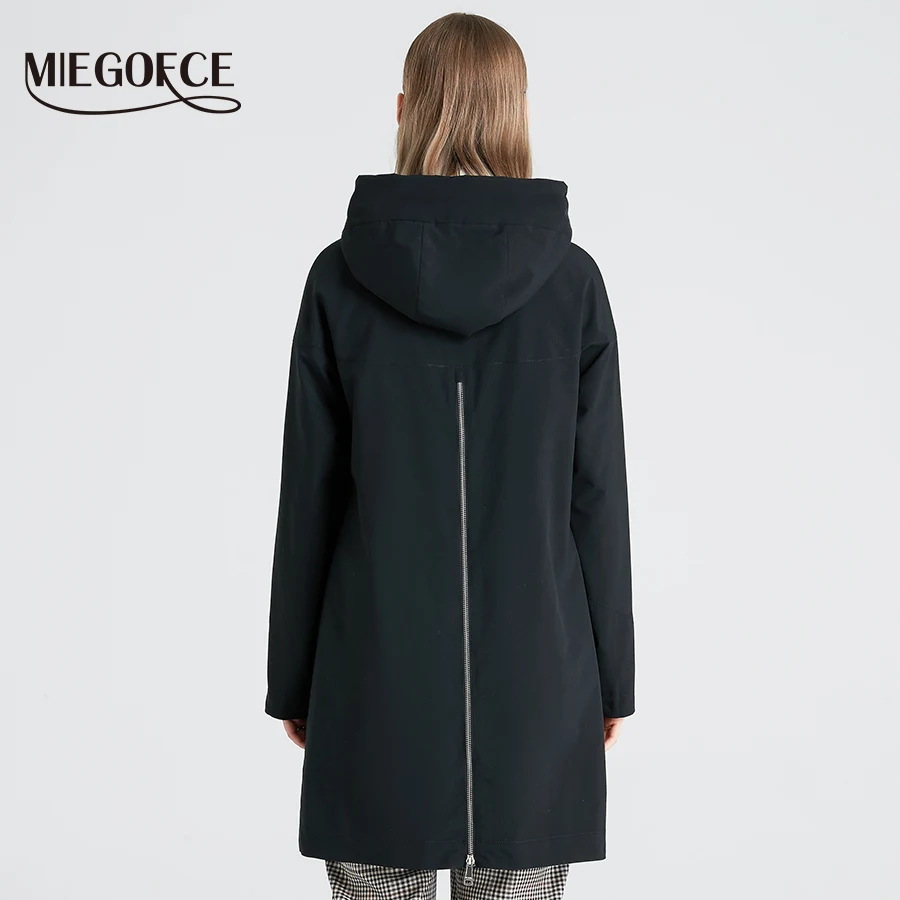 Beste MIEGOFCE 2019 Lente Lange vrouwen Trenchcoat Stand Kraag Hooded Vrouwelijke Slanke Synthetische Winter vrouwen Jas Nieuwe Ontwerp