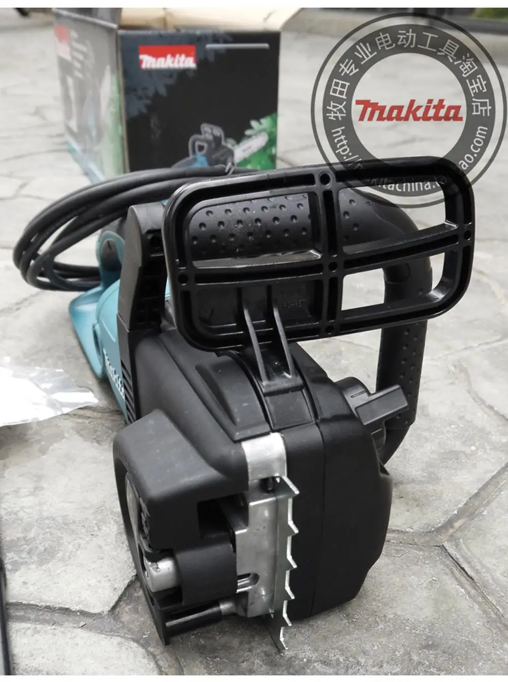 Электрическая цепная пила Makita UC4041A скорость 1800 Вт(в минуту) 800 м(2600 MFT) цепная передача 3/8 автоматическая функция предотвращает разлив нефти"