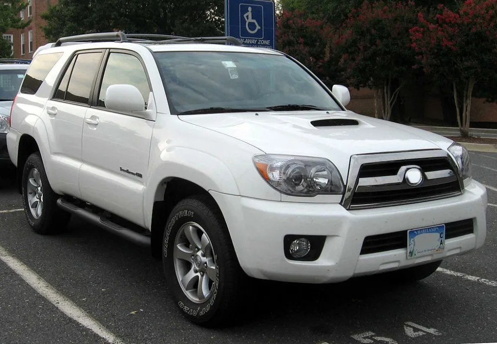 1024px-06-07_Toyota_4Runner 