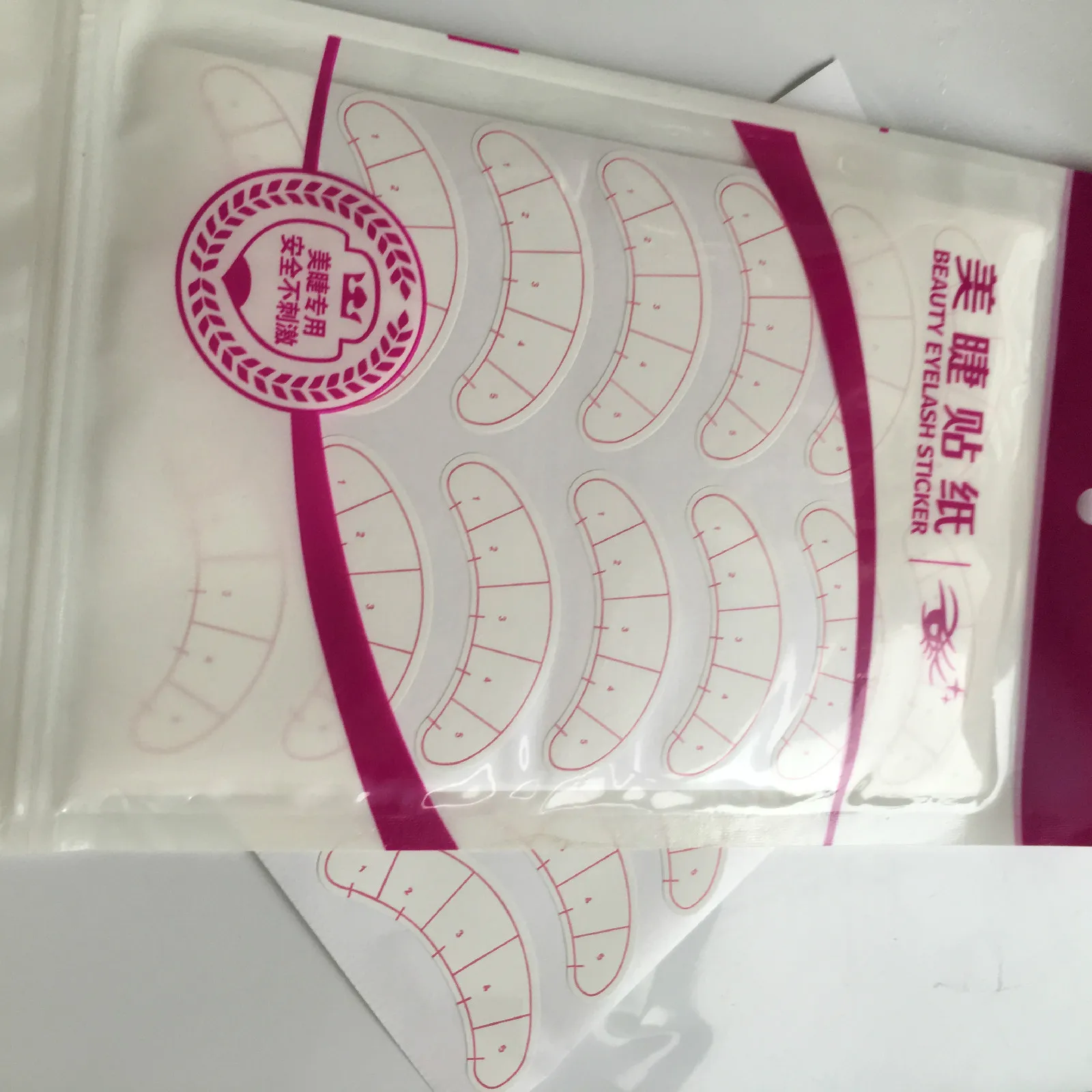 70 Pairs Under Eye Pads Stickers Patches For Eyelash Extensions practice student use
70 Pairs Under Eye Pads Stickers Patches For Eyelash Extensions practice student use