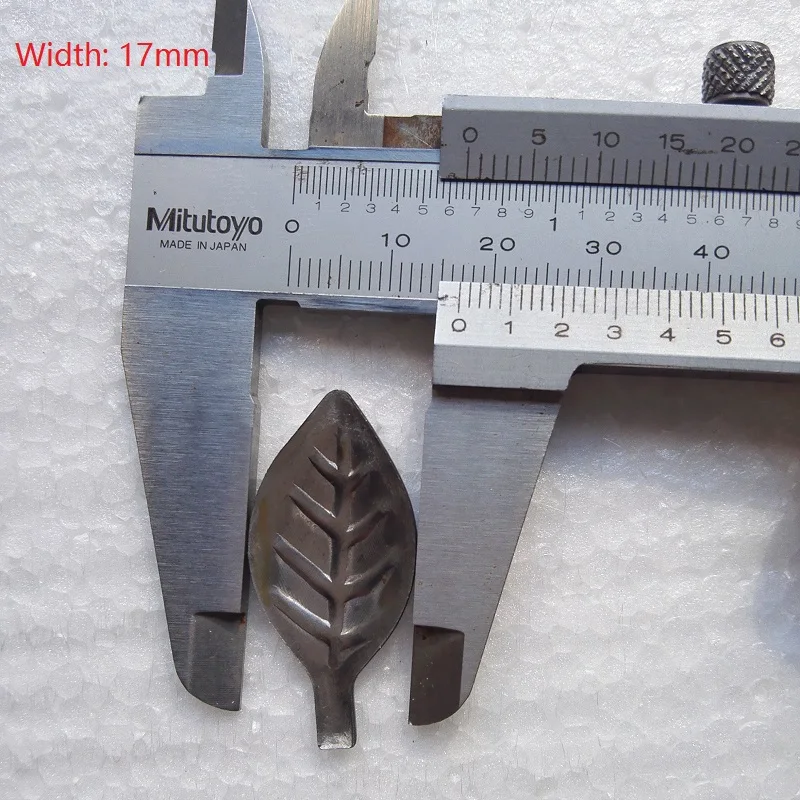 100 шт./лот 35x17 мм сплав на железной основе штамповки Подвески фиксированный Лист декоративный лист толщина 1,0 мм для декора люстры