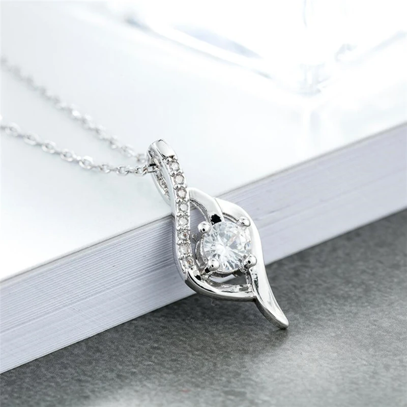 

Sole Memory Zircon Exquisite Fashion Pendant Sweet Fresh Literature 925 Sterling Silver Clavicle Chain Female Necklace SNE395
