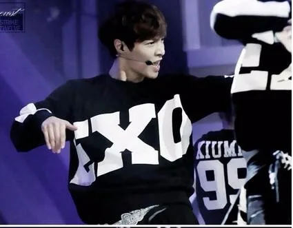 DB23948 EXO sweatshirt-10