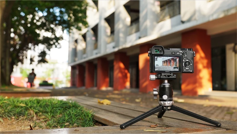 YC ONION Y1 Mini Tripod with Ball Head Load Capacity 10kg Portable Lightweight Aluminum Flexible DSLR Camera Phone Tripod (9)