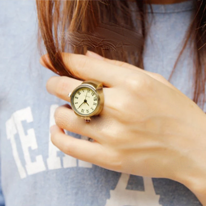 

Retro Simple ladies watch