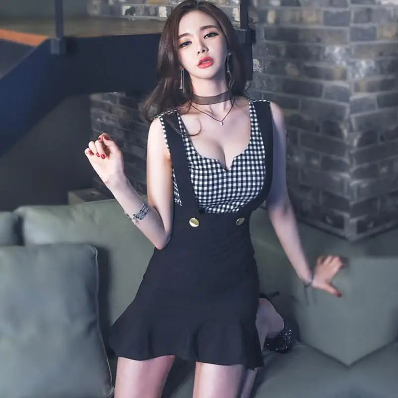

2019 popular Korean style summer new nightclub women's low-cut slim bag hip sexy bottoming dress children V-Neck Plaid