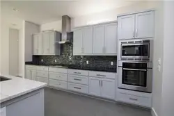 Твердые деревянные кухонные шкафчики новый дизайн белые традиционные армадио da cucina кухонные мебель S1606027