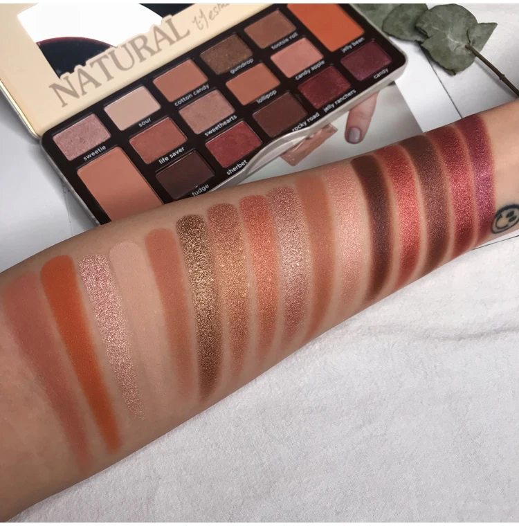 Paleta de Sombra de Olho em pó Encantadora Cores Maquiagem Sombra Palete Shimmer Pigmento Fosco Brilho Nude Smoky Cosméticos 16 16 Cheap Sombra de olho