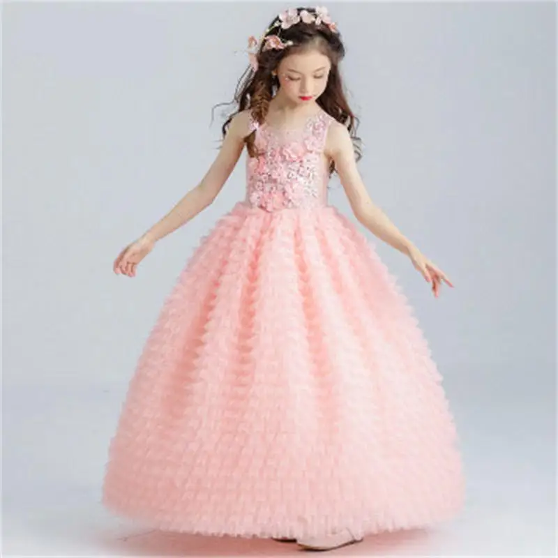 Robe rose pour fille sale