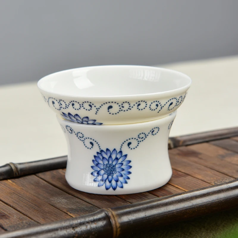 

Chinese Traditional Jingdezhen Blue and White Porcelain Ceramic Porcelain Tea Filter Kung Fu Tea Set Tea Strainer Saucer Infuser