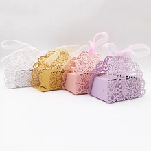 10 pçs/set Subiu Em Forma de Flor de Corte A Laser Oco Carriage Caixas Dos Doces Com Fita do Casamento Chá de Bebê Favorece Presentes Do Partido Suprimentos(China)