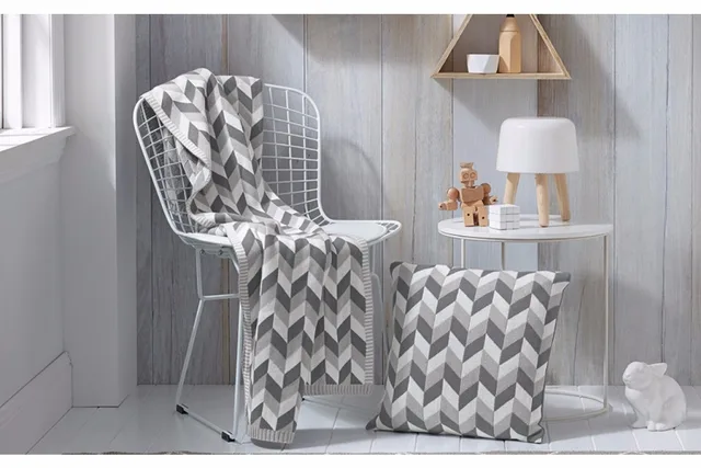 Cheap 100% cotton Grey white striped knitted blanket with cushion cover,Size 120x180cm blanket,50x50cm cushion cover,Decor blanket