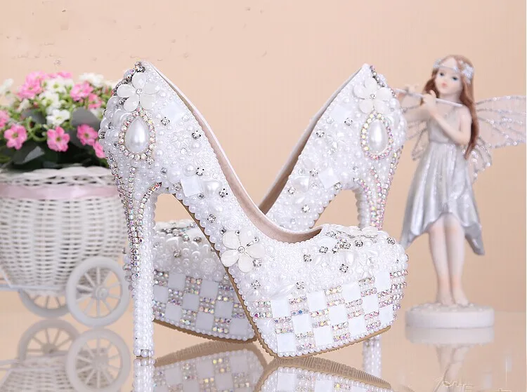 Модная белая свадебная обувь с украшением в виде цветов и кристаллов свадебная обувь свадебная обувь на супер высоком каблуке свадебные туфли–лодочки с круглым носком