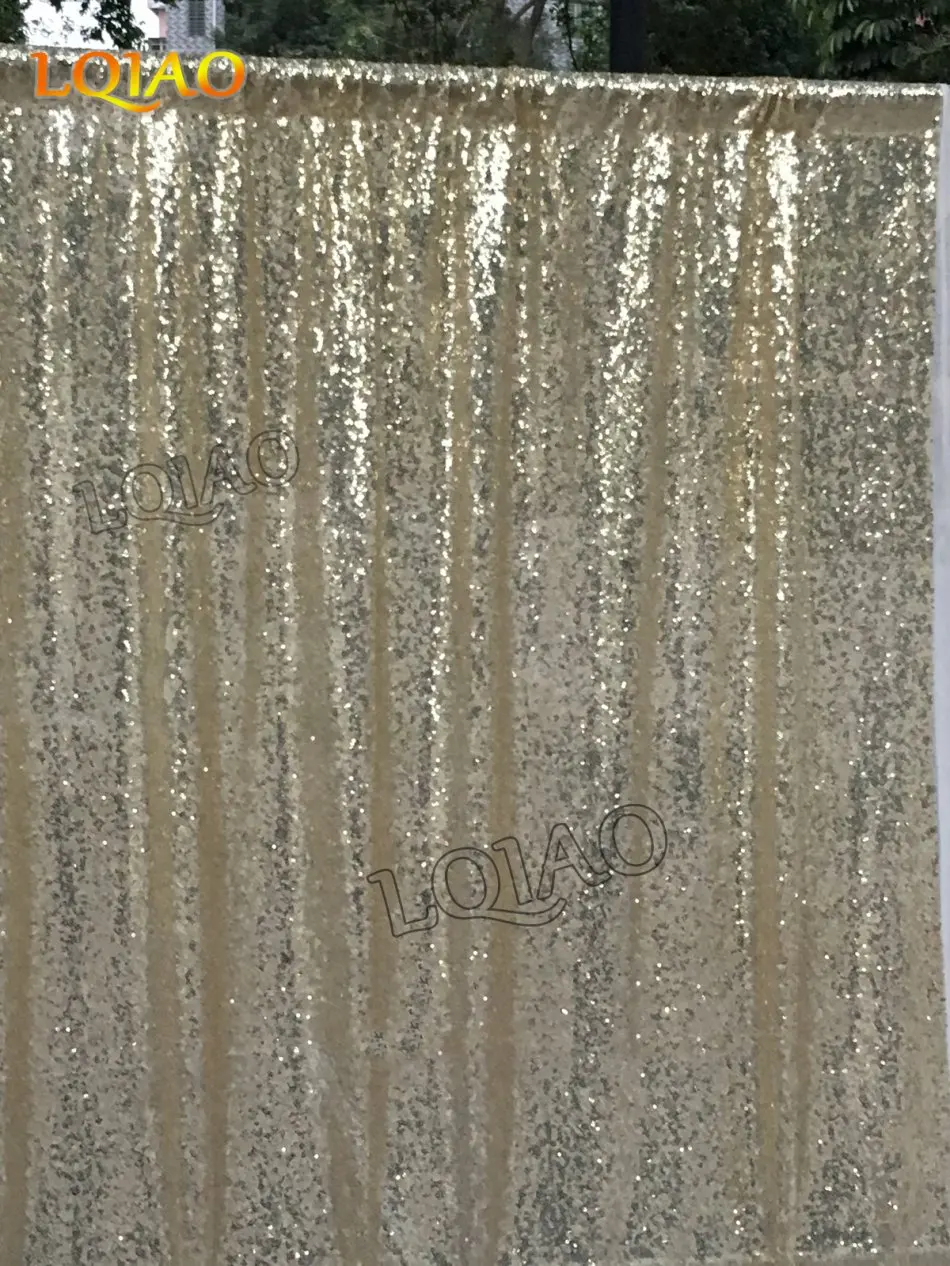 light gold sequin backdrop-010