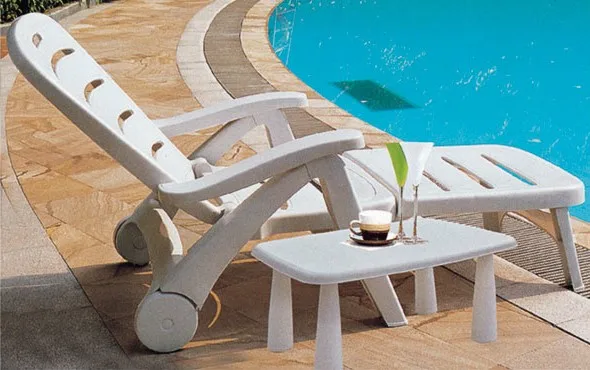 Hard plastic beach chairs hotsell
