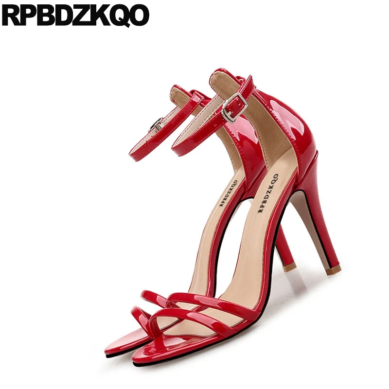 Туфли-лодочки на высоком каблуке красного цвета босоножки с ремешком на щиколотке женские 11 пикантные дизайнерские туфли на шпильке из лакированной кожи с открытым носком большого размера