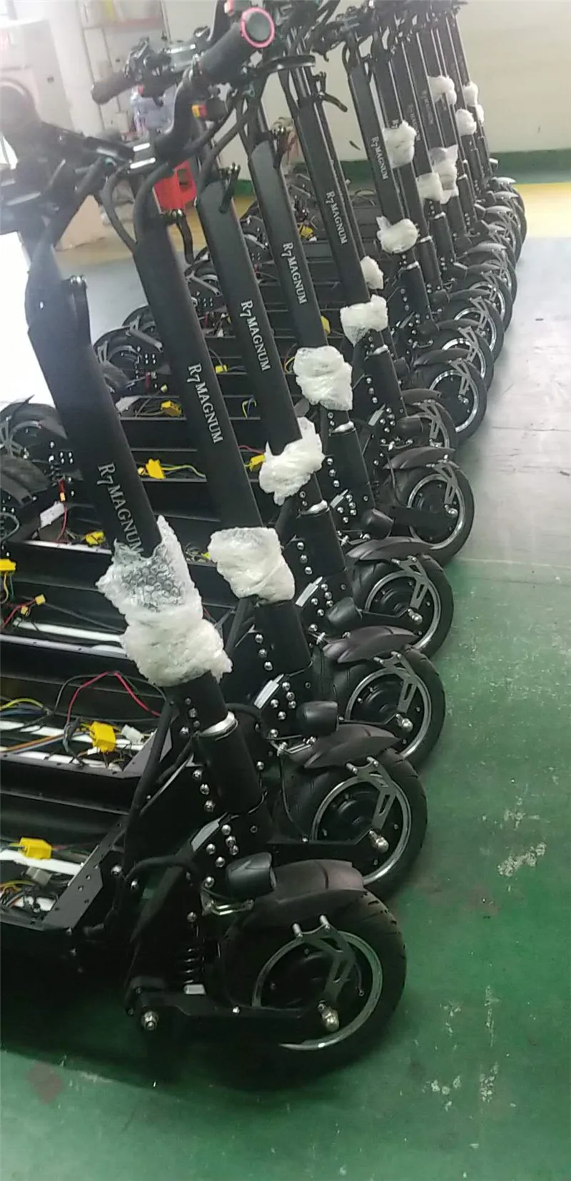 Discount KWHEEL R7 60V Lithium Battery Electric Scooter Dual Motors 2800W E-scooter 2