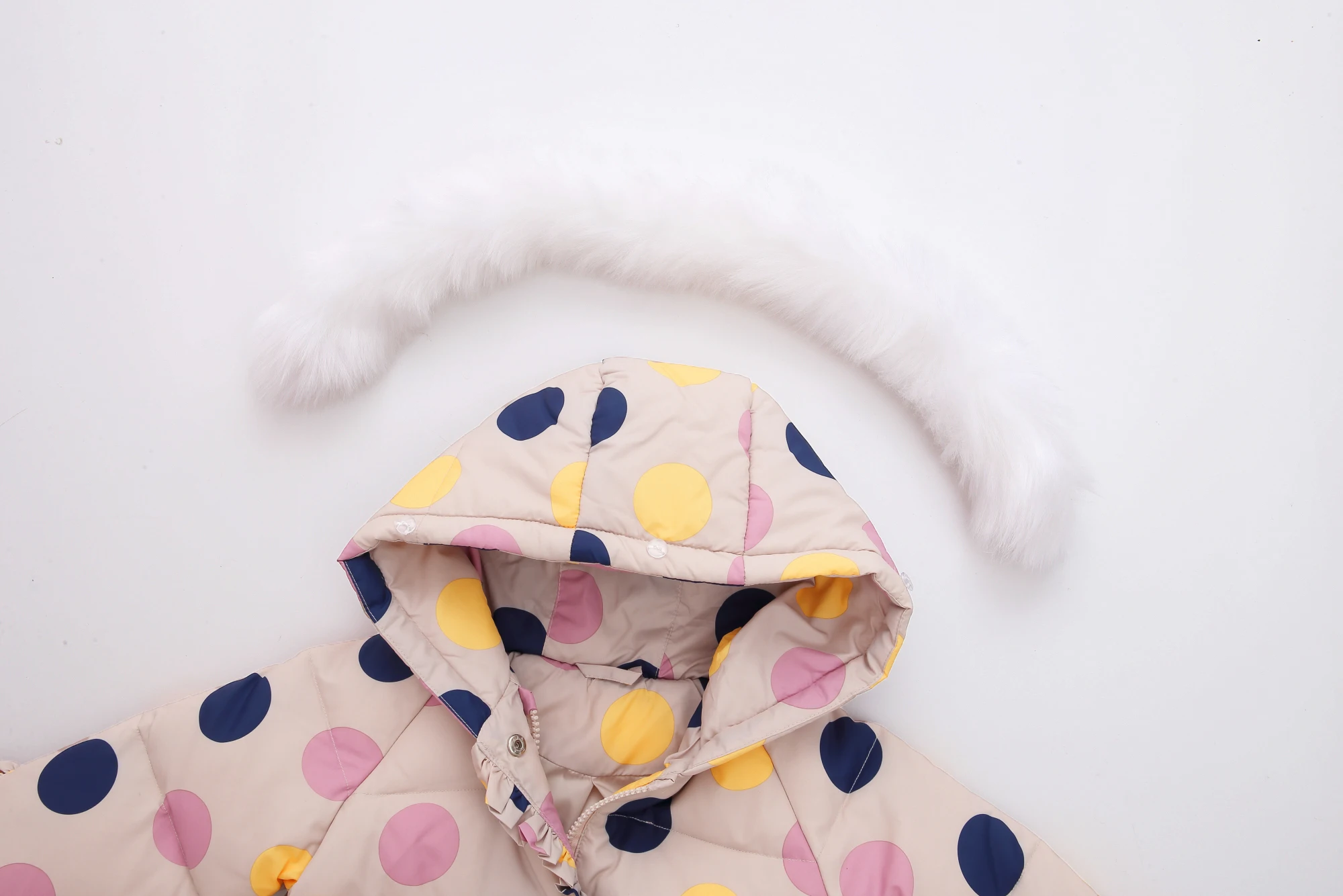 Русский зимний костюм для маленьких девочек, пуховая куртка с перьями и штаны комплект теплой одежды из 2 предметов, модная детская одежда в горошек с кружевом зимняя одежда