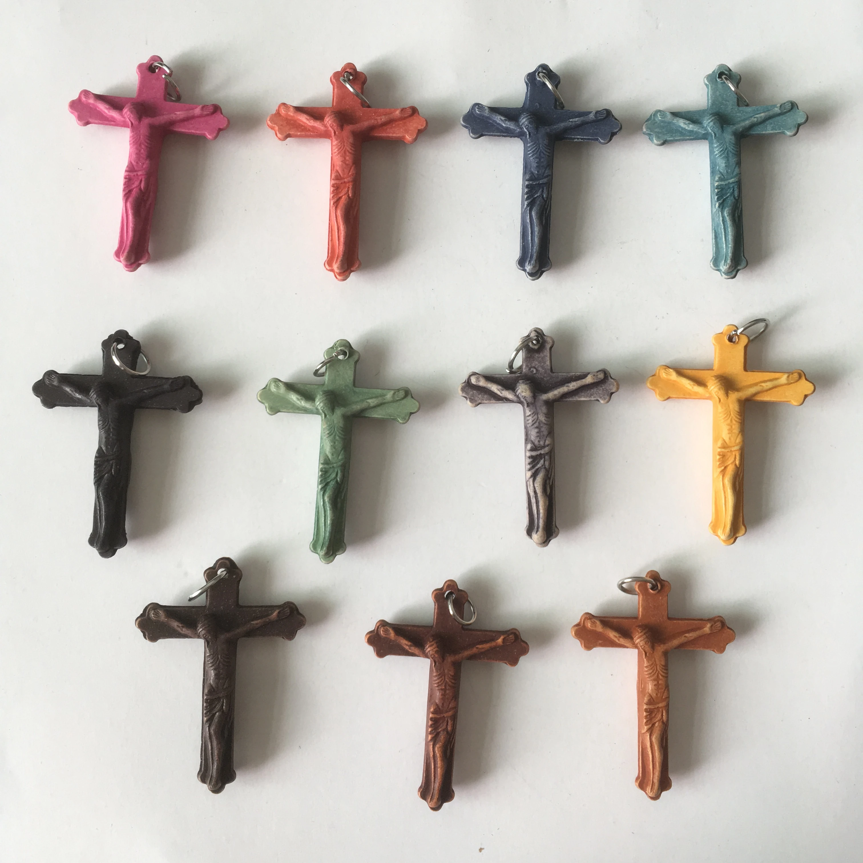 

MIX DIFFERENT DESIGNS COLORS 72 PCS & 36PCS PER PACK JESUS CROSS WOODEN & RESIN CROSS PENDANT