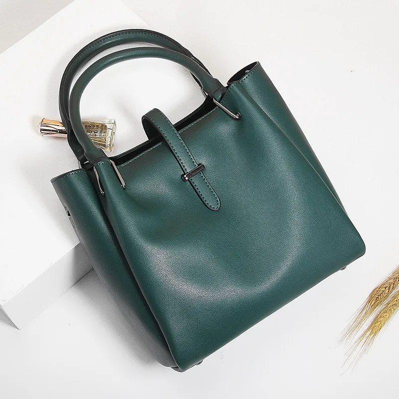 

Autumn and Winter New Fashion Women's Bag Girls Leisure Casual Tote Large Capacity Shoulder Bag Commuting High Quality