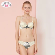 Ladychili Нижнее бельё Sweet Girl Бесшовные хлопок соответствия бюстгальтер и Трусики для женщин комплект в полоску со звездами с милым принтом Лолита без Диски бюстгальтер n330