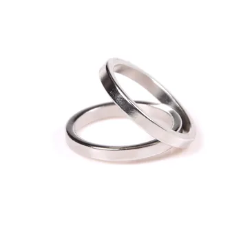 

1pcs Size 20 MM Magnetic Ring Mini Fashion Magical Magic Tricks Pro Ring PK Strong Magnetic Mythical Decor Classic Toys
