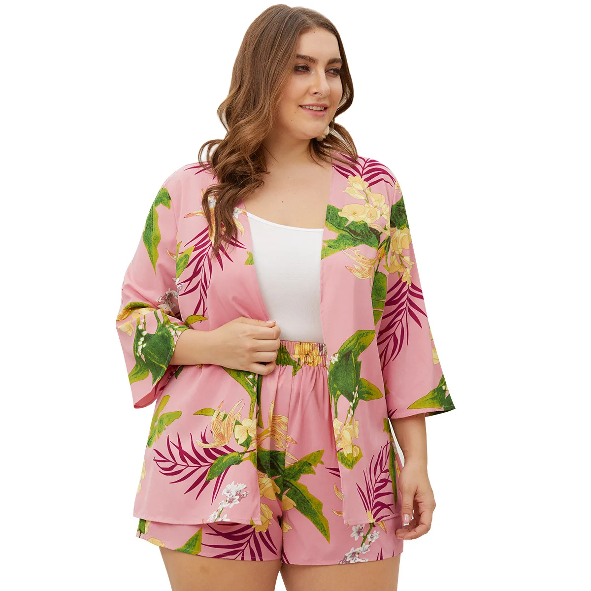 

Nine-point-sleeved cardigan, broad-legged, high-waisted shorts, two sets of large size women's clothing printing suit