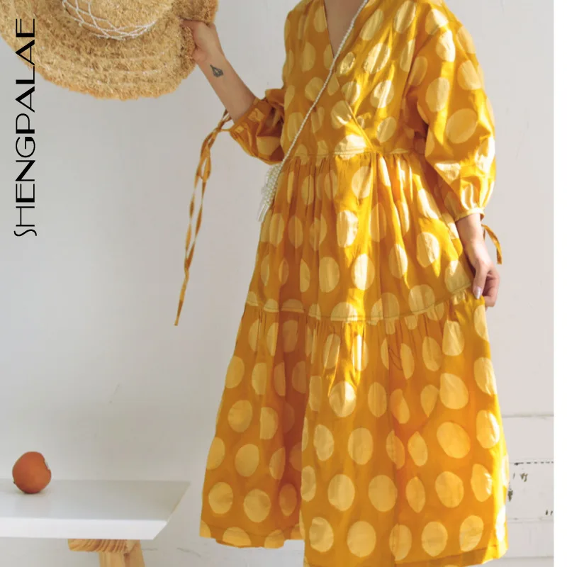 

SHENGPALAE New Spring Autumn 2019 Vintage Style Women Three Quarter Lantern Sleeve Mid-calf V-neck With Dot Loose Dress FQ882