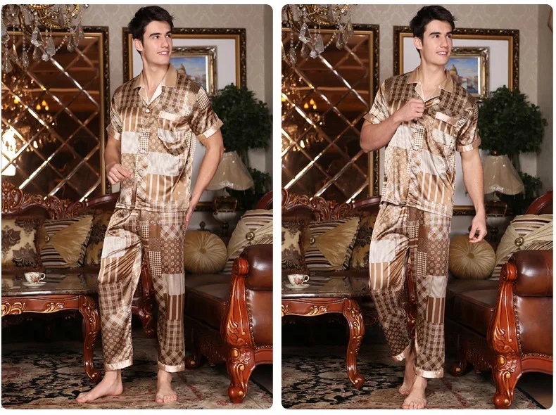 Пикантные шелковые пижамы мужской сезон: весна–лето короткий рукав пижамы Для мужчин с модным принтом Пижама Брюки для девочек из двух