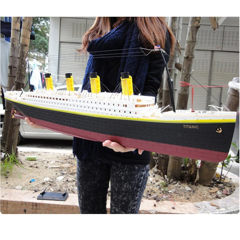 RC Boat 1:325 Titanic Sea Grand Cruise Ship 3D Titanic Century Classic Love Story RC Boat High Simulation Ship Model Toys RC Boat 1:325 Titanic Sea Grand Cruise Ship 3D Titanic Century Classic Love Story RC Boat High Simulation Ship Model Toys