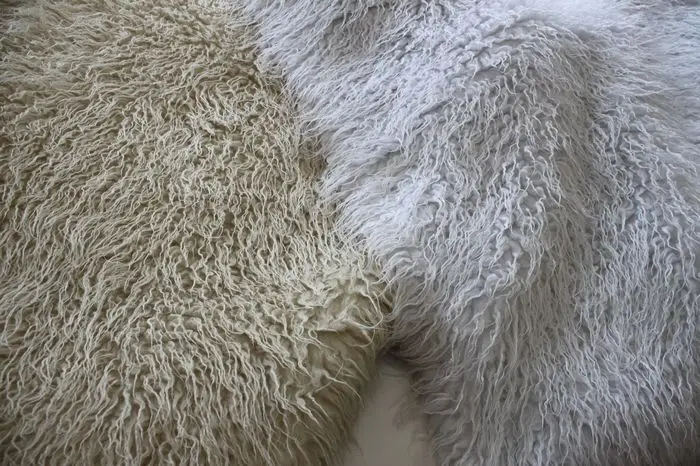 Белая монгольская курчавая Овечка, искусственный мех, ткань, искусственный жилет, меховое пальто, детский реквизит для фотосессии, продается во дворе