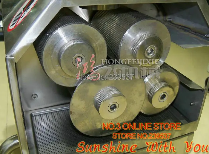 luxury four roller sugarcane press, sugarcane juicing machine 2).jpg