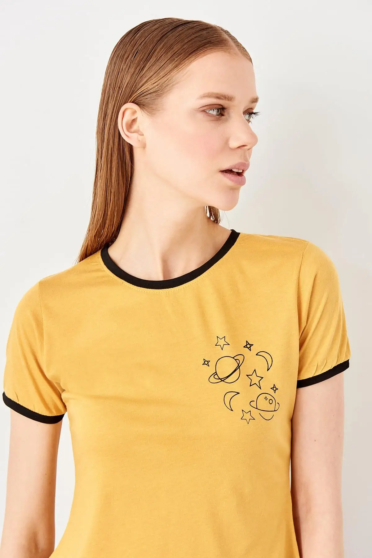 

Trendyol Yellow Printed Basic Knitted T-Shirts TWOSS19AD0130