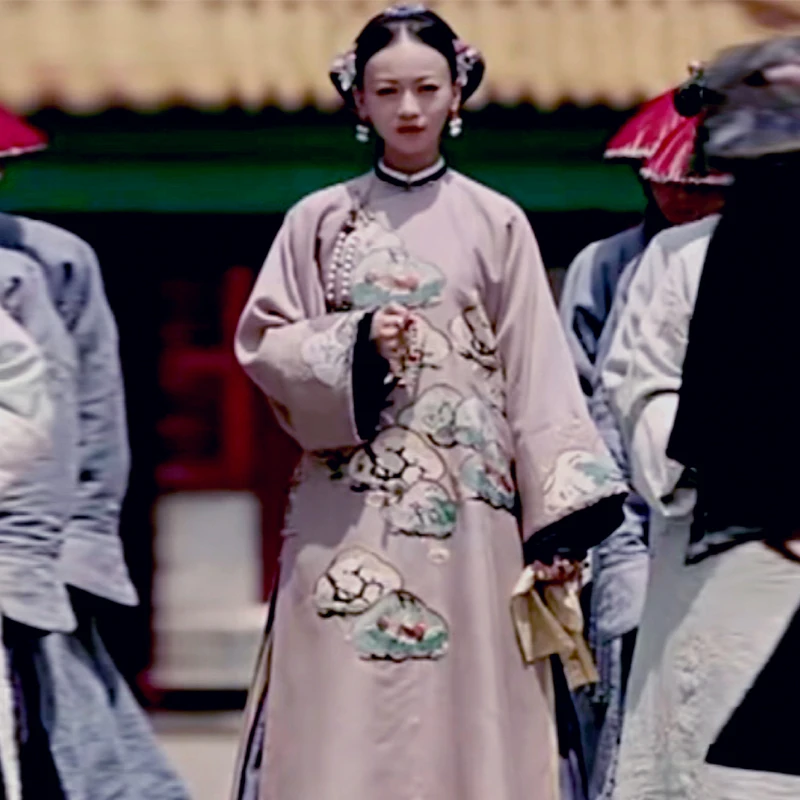 

Мужской и женский костюм с вышивкой династии цин, императорский дворец ханьфу