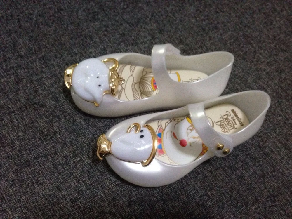 3990754402_666513733