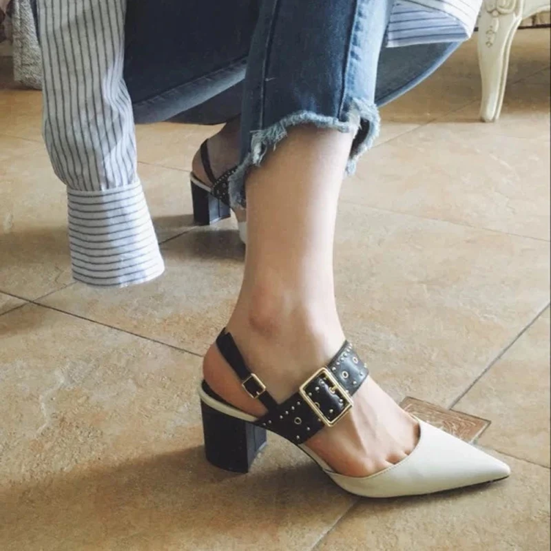 Chaussures femme ete/; женские туфли-лодочки с заклепками; босоножки с закрытым носком на не сужающемся книзу массивном каблуке; женские босоножки из натуральной кожи; летние туфли Mary Jane