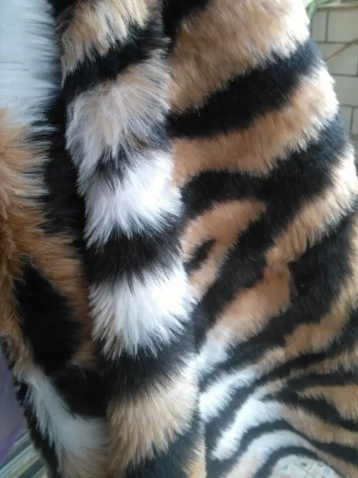 Хорошее качество с тигровым принтом, с искусственным мехом, модное пальто с меховым воротником, декоративный, плюшевый ковер войлочную ткань, счетчик ткани