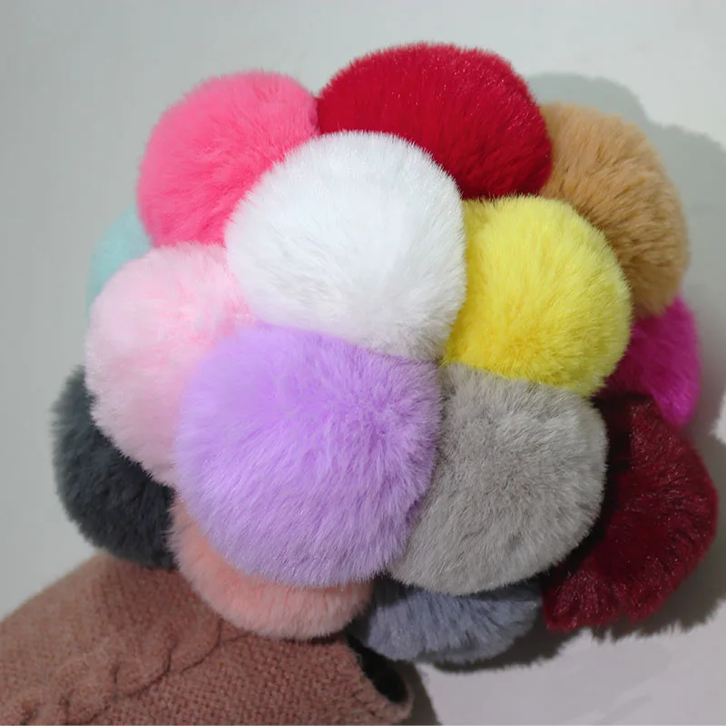 

Fashion Cute Snowflake Soft Ball Pom Pom Keychains For Women Girls Faux Rex Rabbit Fur Key Chains Pompom Bag Ring Pendant DIY