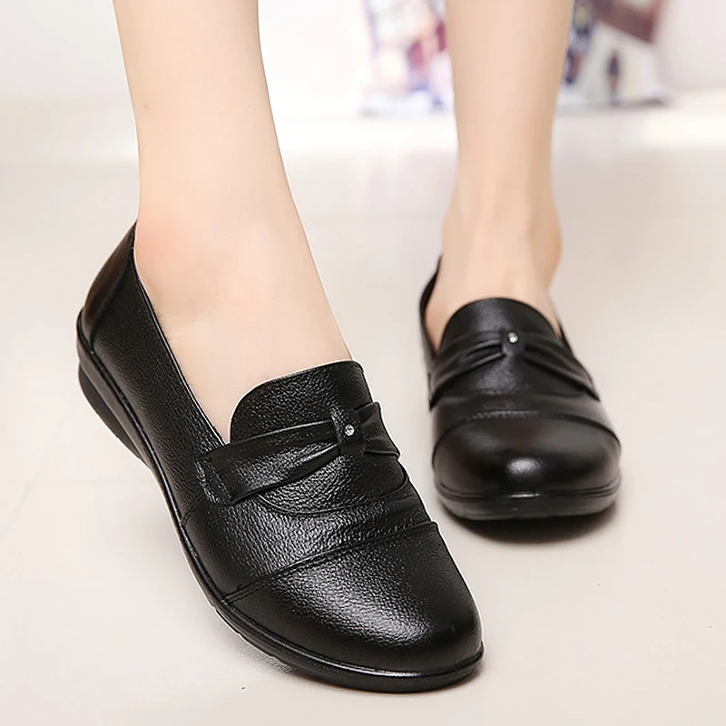 

Loafers shoes for women Genuine leather Pleated Ladies Shoes Slip on Solid 2019 Hot Big size 41-43 chaussures femme Crystal
