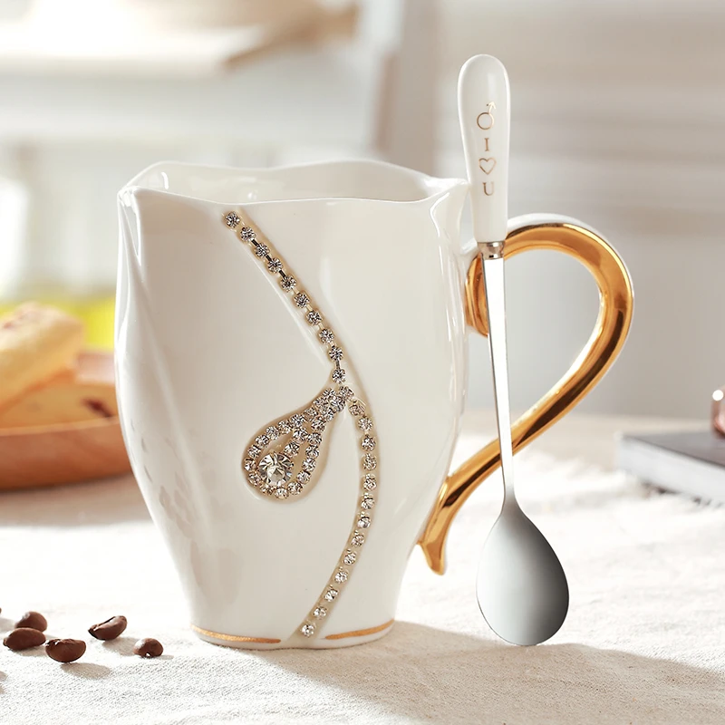 Trendy Style Mug Fancy Stylish Bag Shape Coffee Cup Light Luxury 310 ML  Ceramic Water Vessel With Big Tray