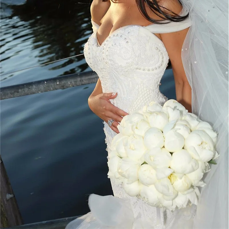 2016 Vestido Де Noiva Часовня Поезд Мечта Свадебные Платья Жемчуг Бисера Кружева Лиф