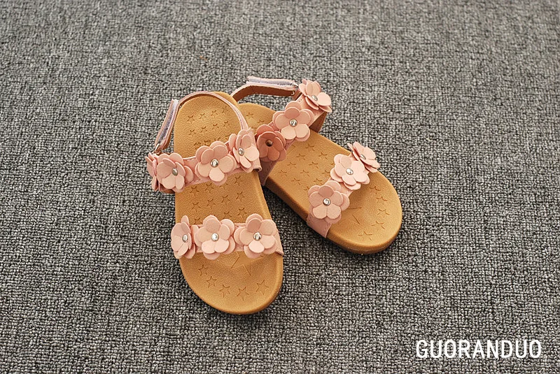 Новая детская обувь для маленьких девочек светодиодные тапочки Принцесса обувь прекрасный цветок дети девочки сандалии размер 21-30
