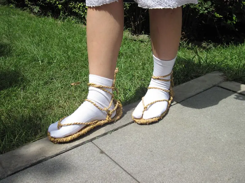 Аниме «BLEACH Kurosaki ichigo»/«Kuchiki Rukia»; соломенная обувь; сандалии ручной работы; тапочки; обувь для костюмированной вечеринки; носки - Цвет: Sandals socks