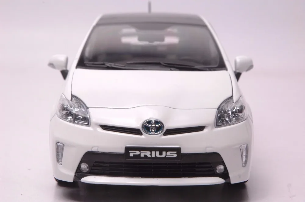 1:18 литая модель для Toyota Prius Hybrid 2012 белый сплав игрушечный автомобиль миниатюрная коллекция подарок EZ