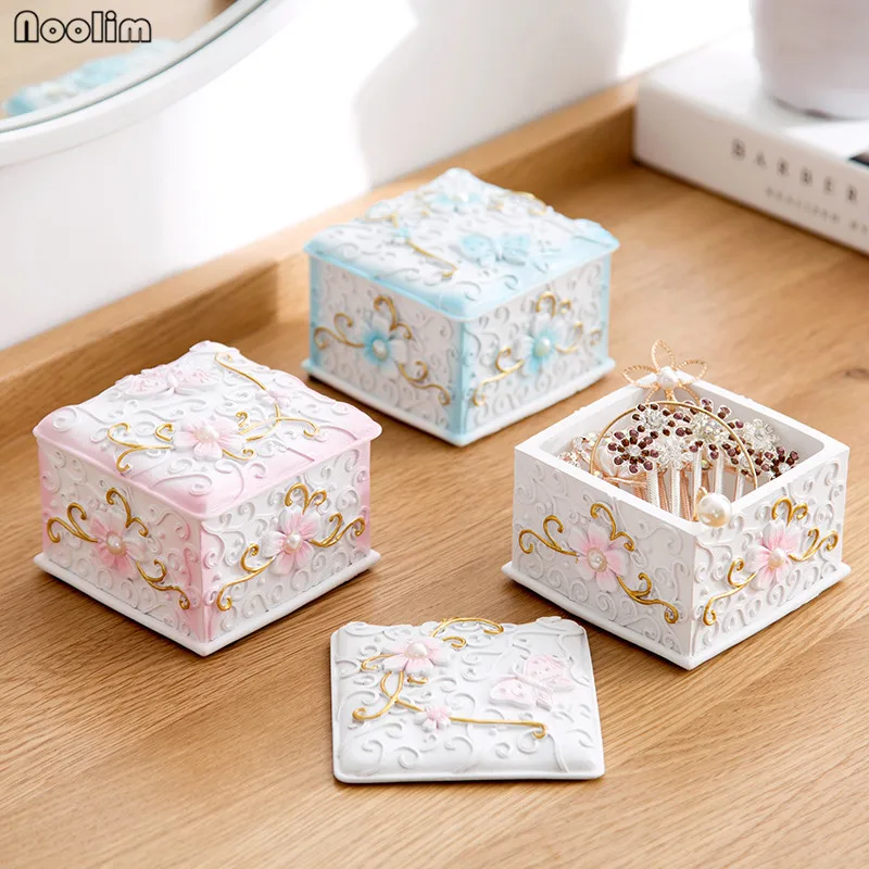 

NOOLIM European Resin Embossed Flower Jewelry Box Watch Storage Box Large Earrings Ring Necklace Jewelry Box Desktop Organizer