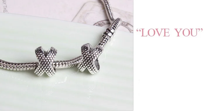 2311993988_1844830307