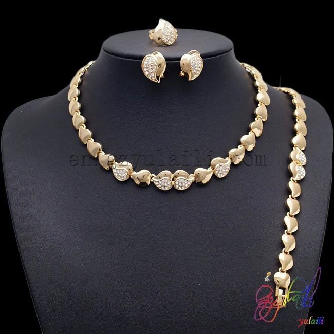 

Free Shipping 2015 saudi fashion design wholesale alloy crystal dubai gold jewelry set elegant water drop gold jewelry set