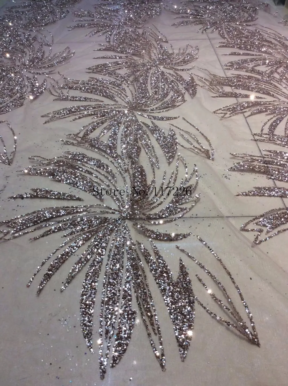 глиттерный рисунок на мебели