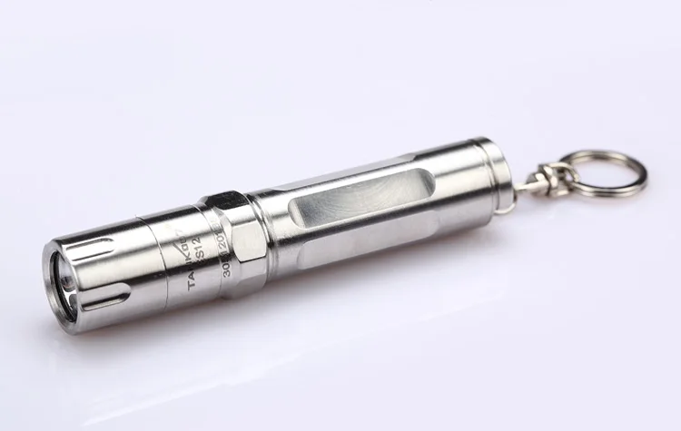 ES12Mini-flashlight-120lumens-3
